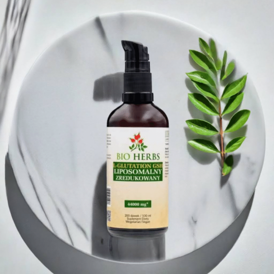 Eco-Herbs L-Glutation GSH Liposomalny - wysoka przyswajalność, zredukowany, opakowanie na tle marmurowej tacy