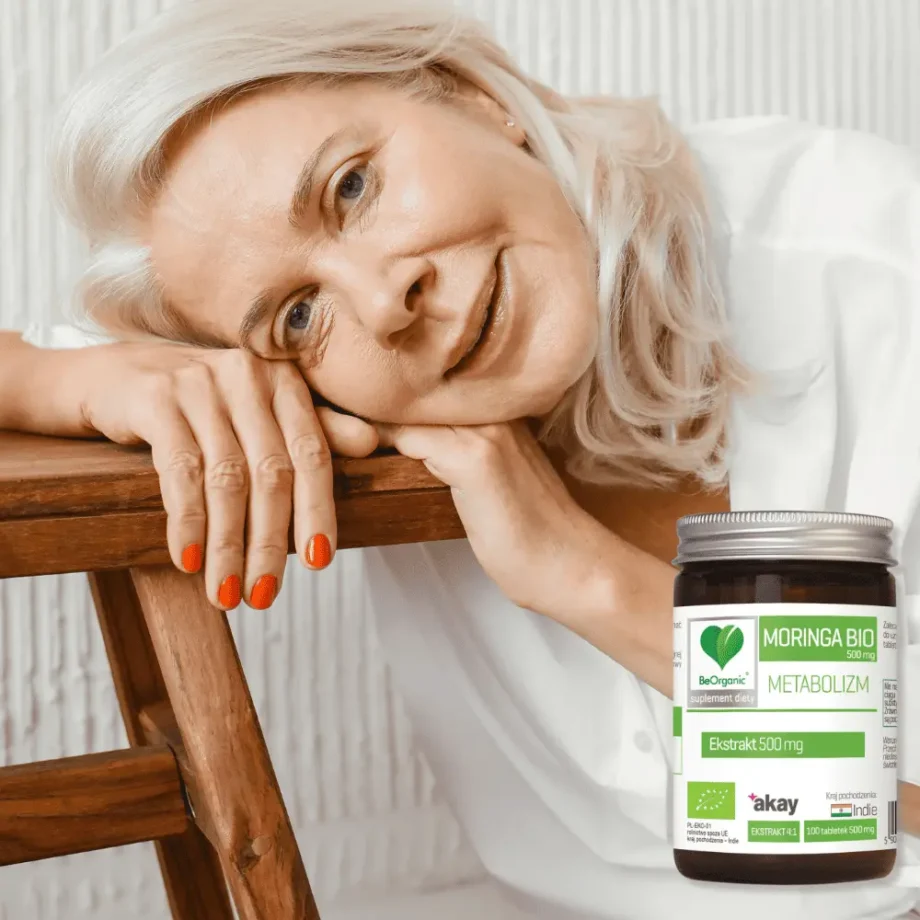 Metabolizm moringa na tle dojrzałej kobiety