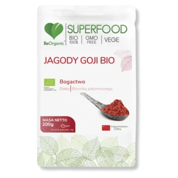 Jagody goji w proszku w opakowaniu na przezroczystym tle
