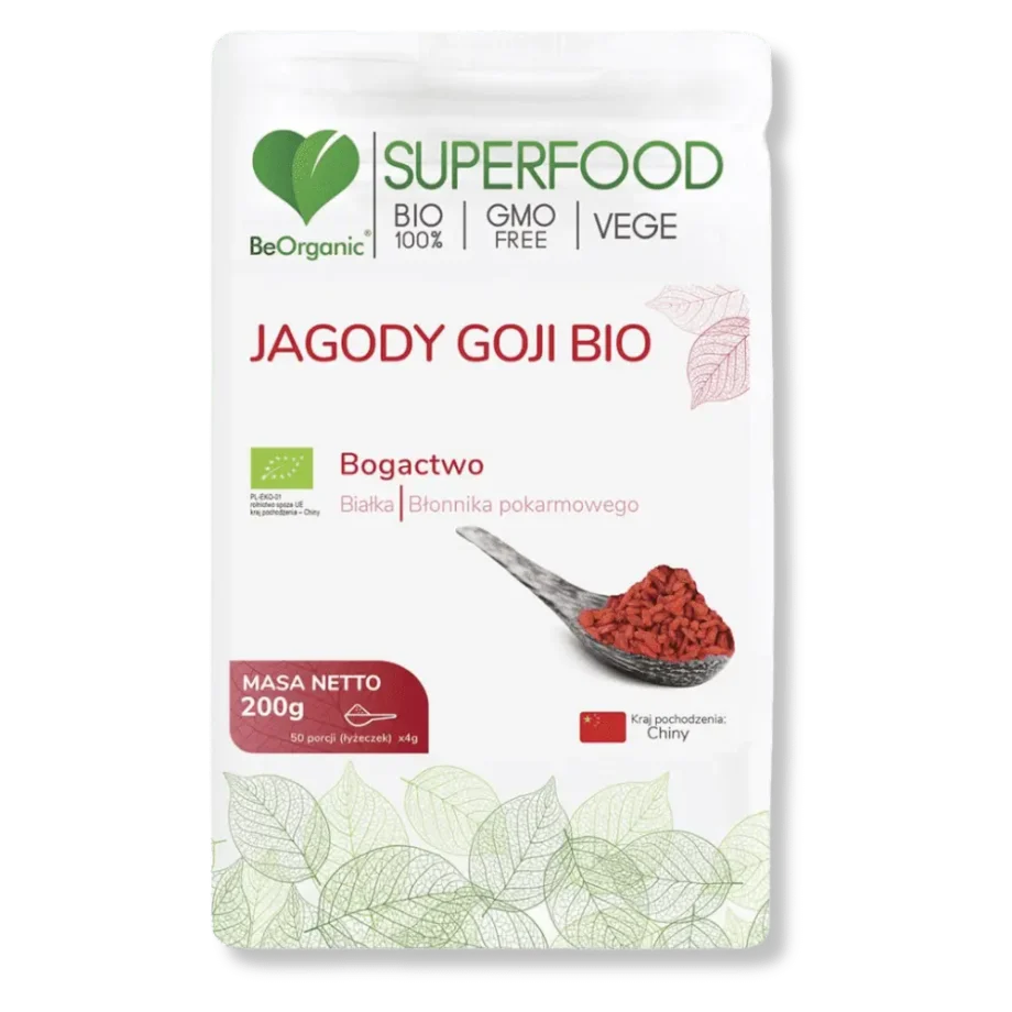 Jagody goji w proszku w opakowaniu na przezroczystym tle