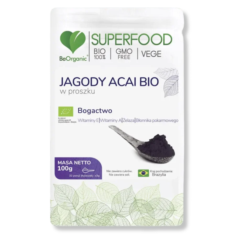 Jagody acai w proszku w opakowaniu na przeźroczystym tle.