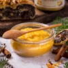 Konfitura z pomarańczy w szklanej miseczce