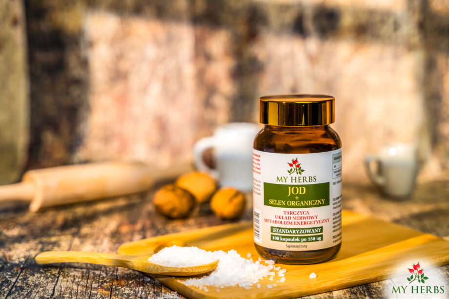 Suplement od my herbs jod + selen na tradycyjnym stole w sklepie 3 filary zdrowia