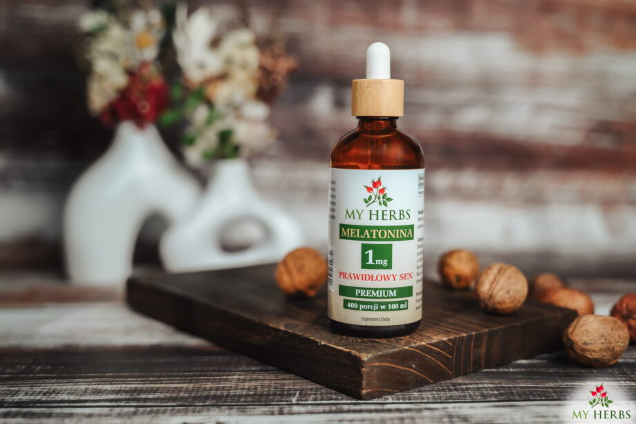 butelka melatoniny na stole 3 filary zdrowia