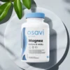 Opakowanie Magnez balans & relaks OSAVI - suplement na spokojny sen i wyciszenie na tle marmurowej ściany